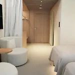 At 35 Hotel 4*