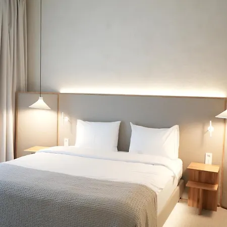 At 35 Готель 4*