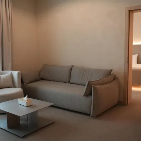 Hotel At 35