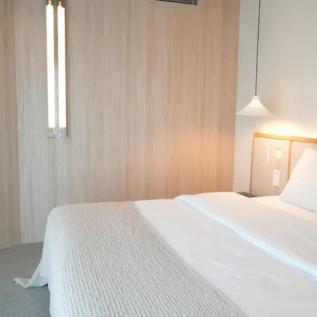 Hotel At 35