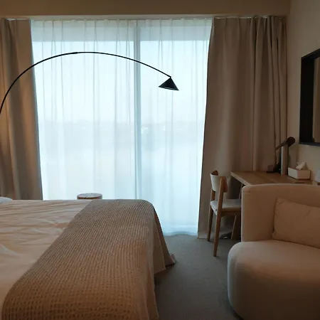 Hotel At 35
