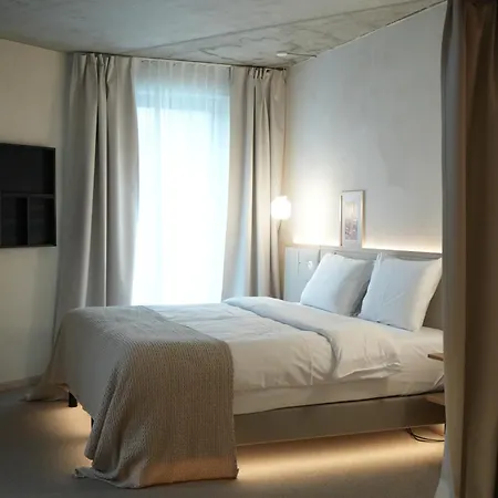 At 35 Hotel